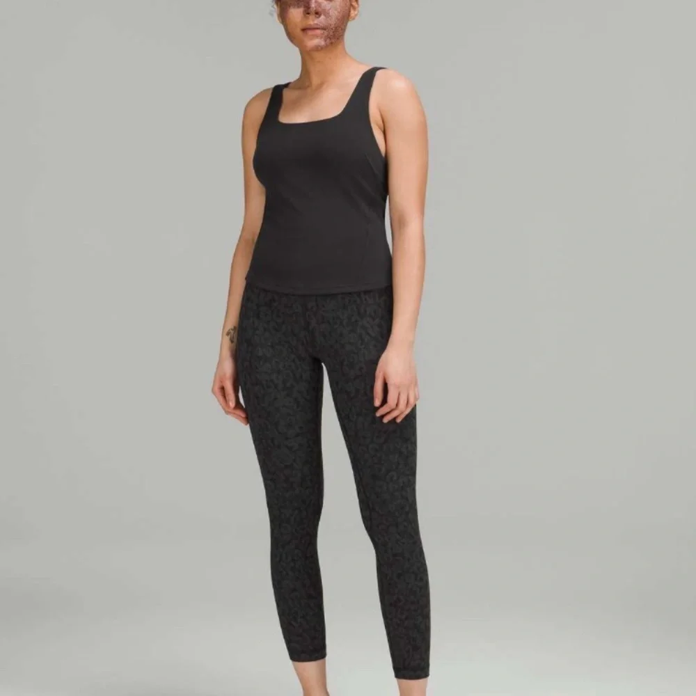 Lululemon InStill Tank Top Black Racerback Shelf Bra Square Neck Nulu Size 12